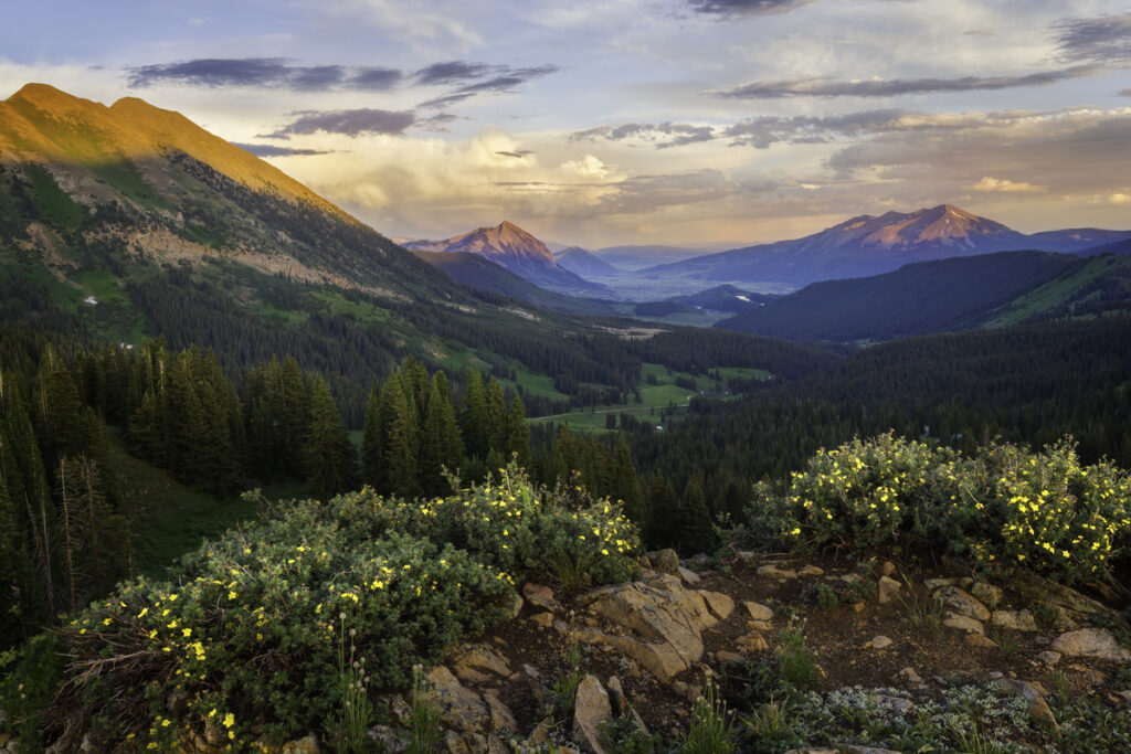 A beautiful sunset overlooking Mt Crested Butte